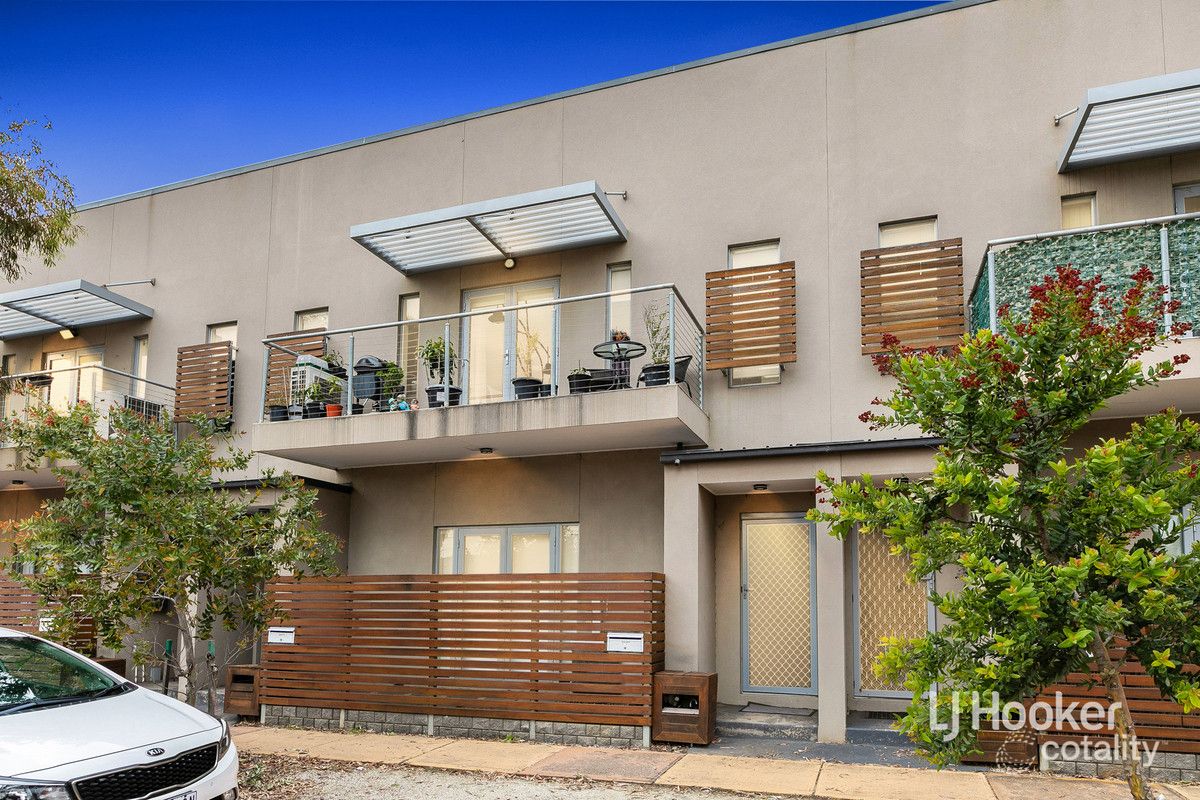 2/11 Tom Roberts Pde, Point Cook, VIC 3030