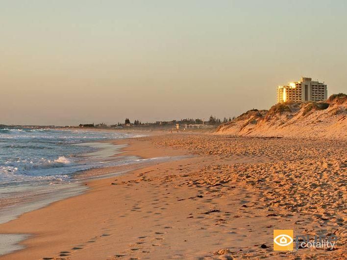 6/6 Nautilus Cres, Scarborough, WA 6019