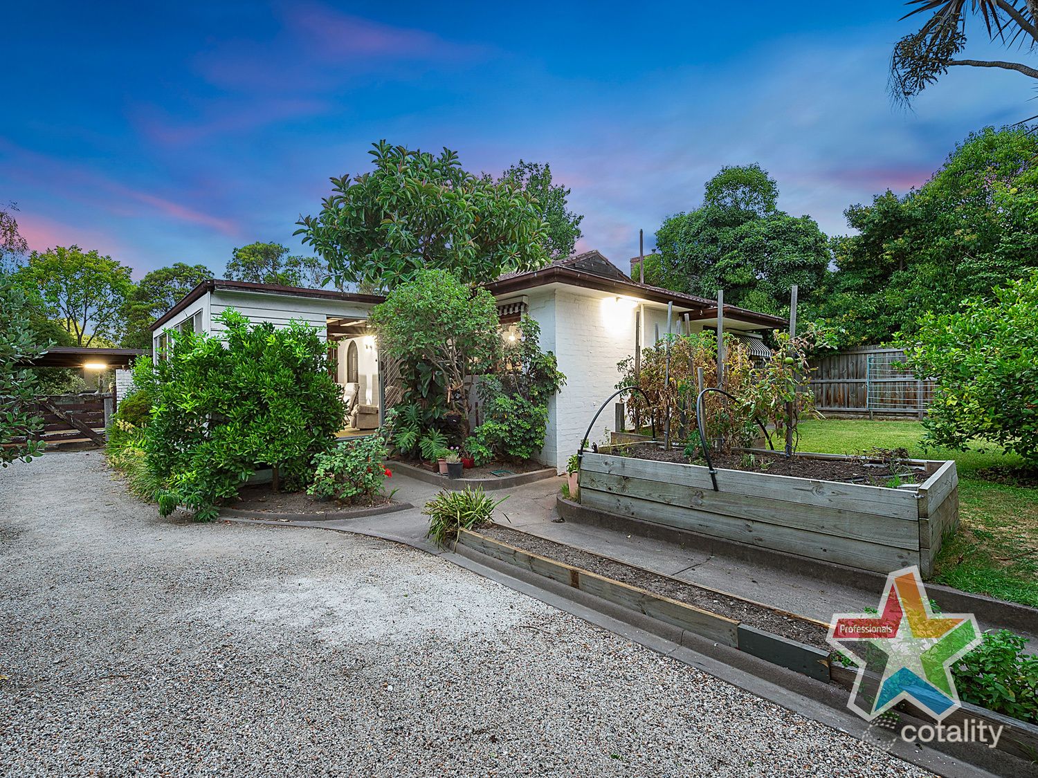 8 Thackeray Ct, Croydon, VIC 3136