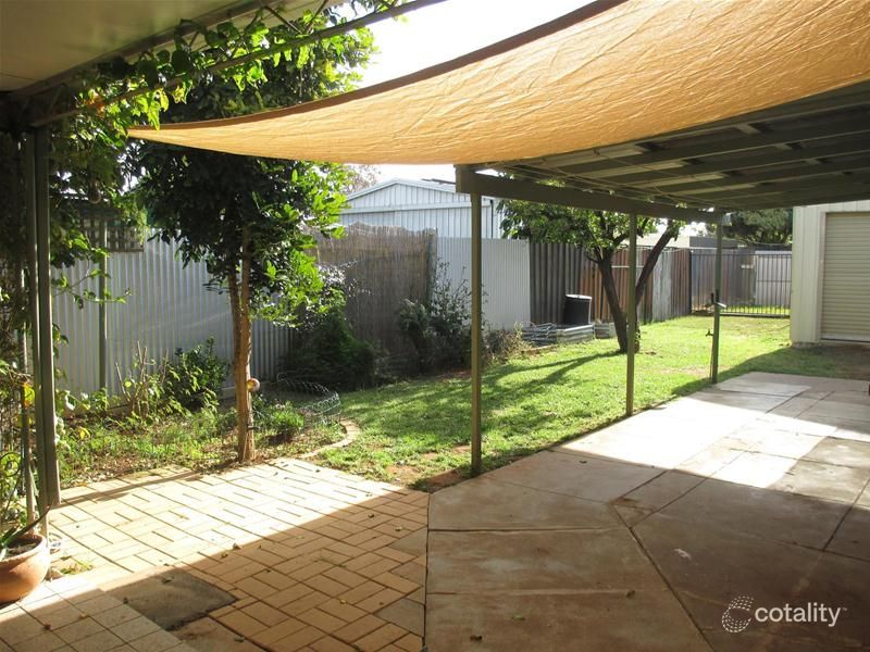 100 Ward St, Lamington, WA 6430