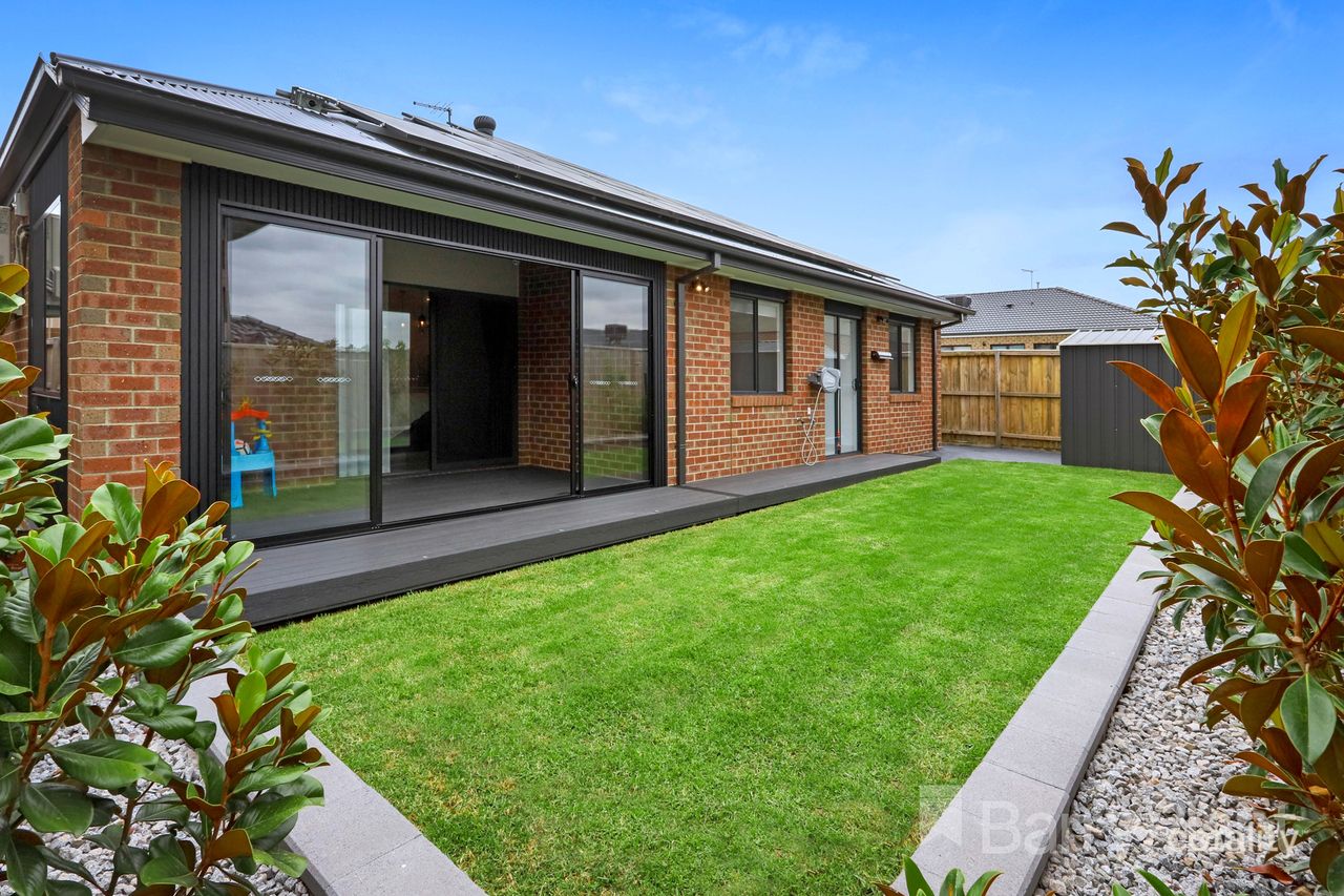 71 Hillview Rd, Greenvale, VIC 3059