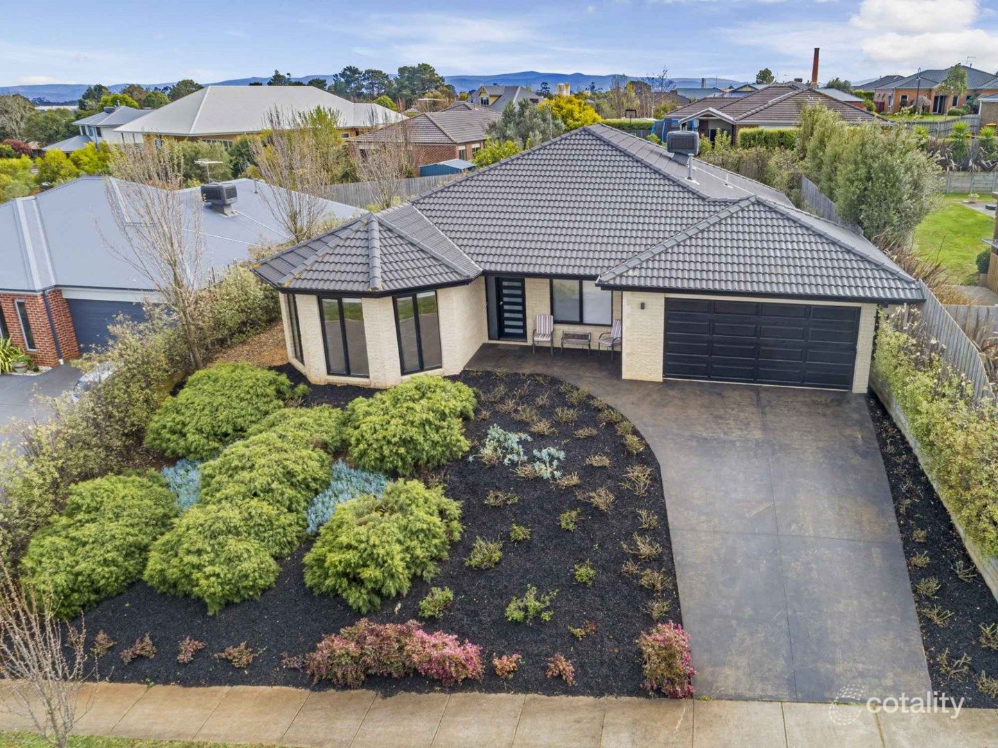 6 Kensington Sq, Drouin, VIC 3818