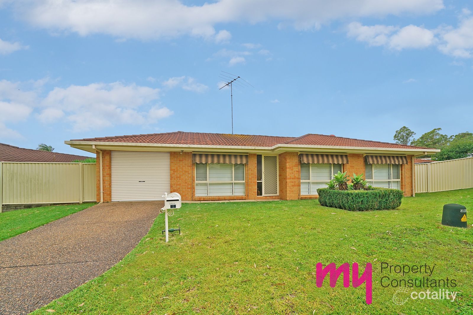 11 Dewey Pl, St Helens Park, NSW 2560