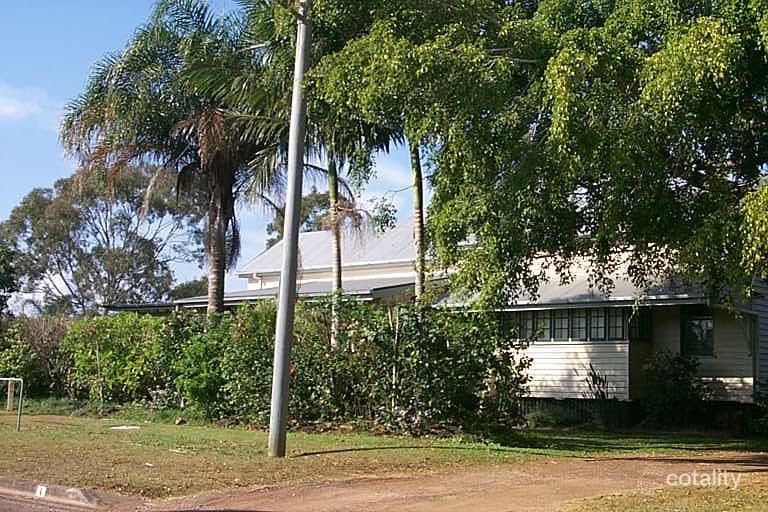 4 Woodstock St, Maryborough, QLD 4650
