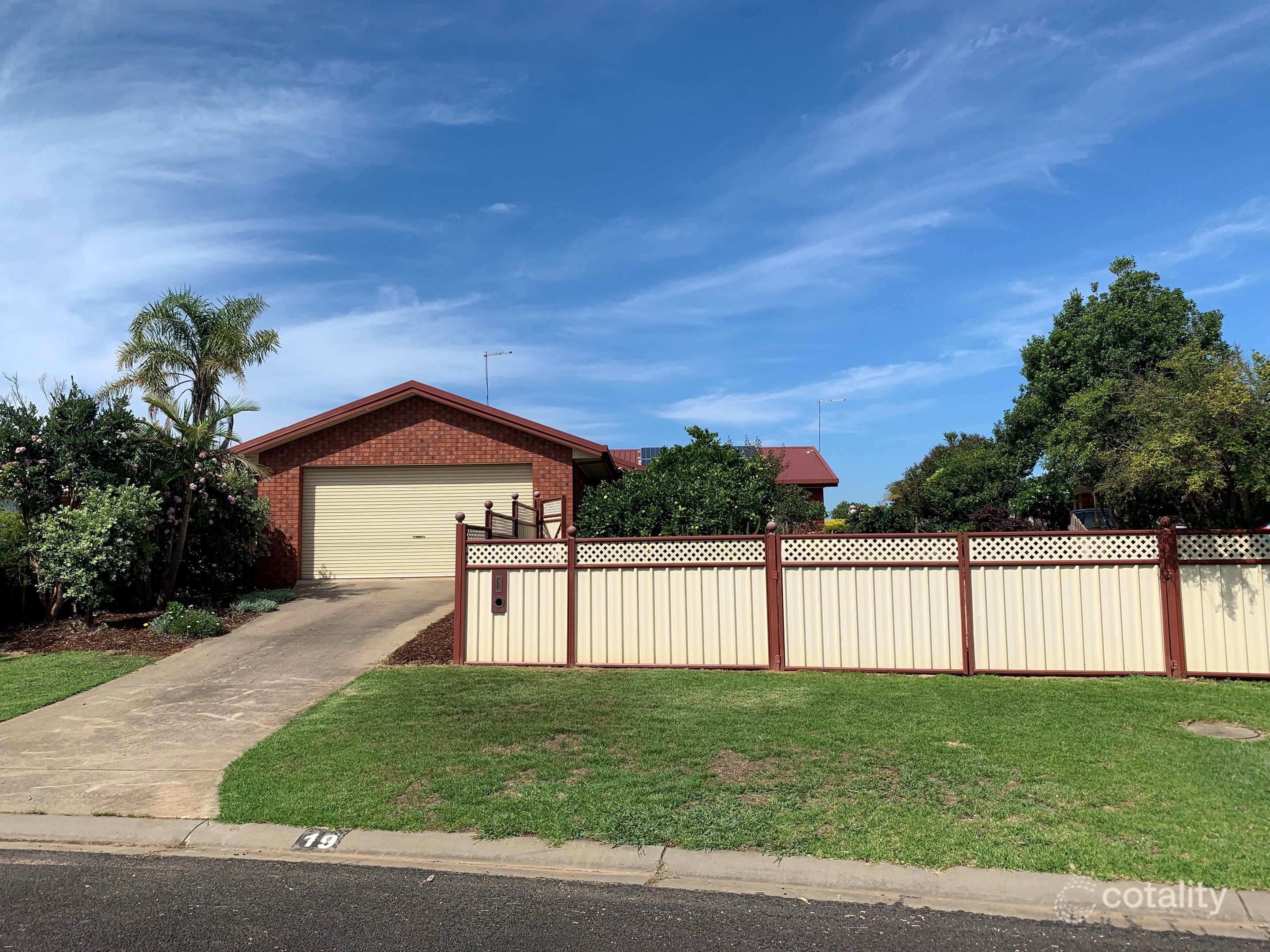19 Morekana Cres, Eastwood, VIC 3875