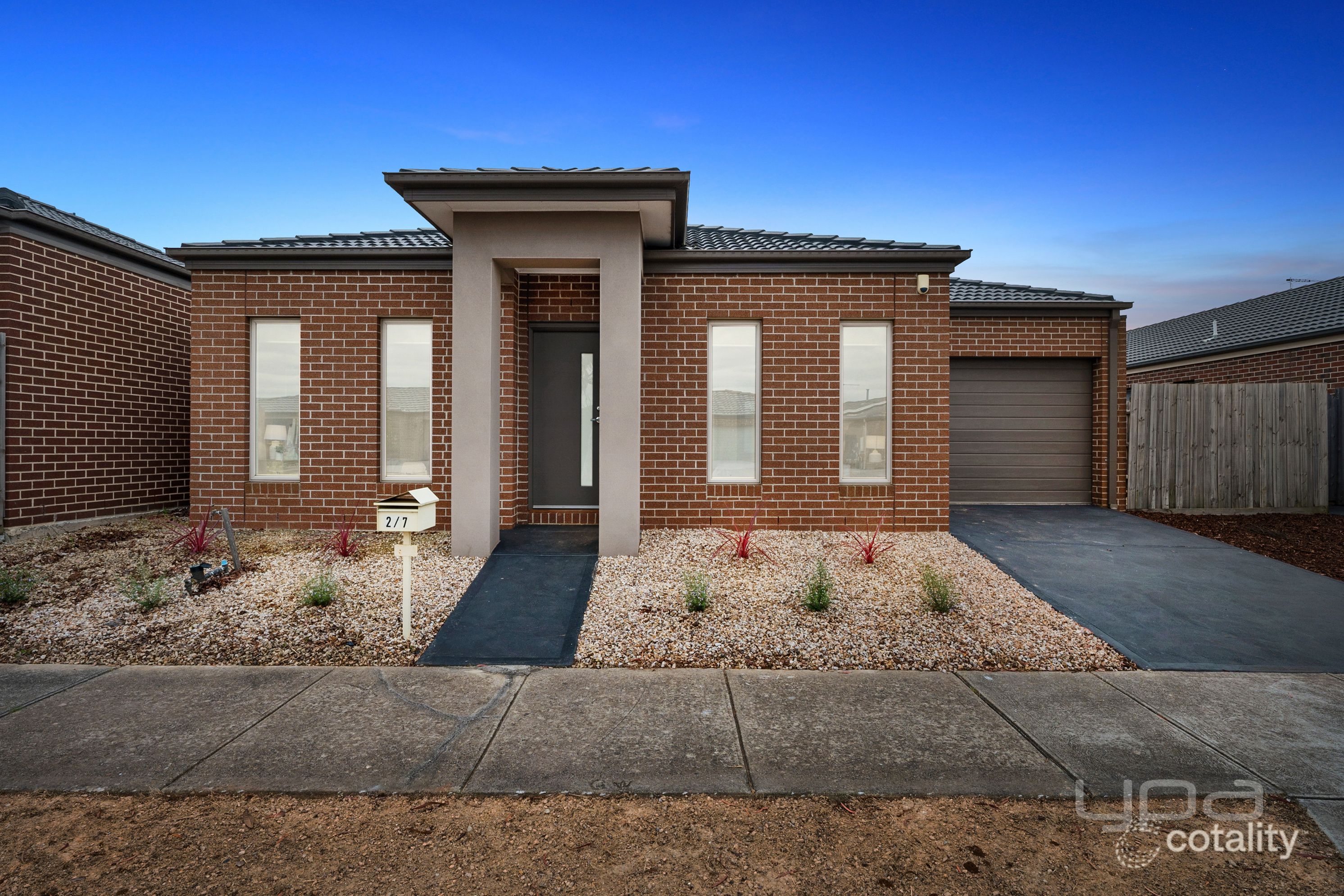 2/7 Burswood Cct, Harkness, VIC 3337