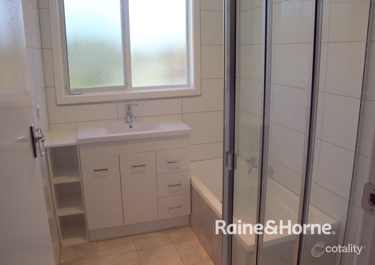 69 Errington Rd, St Albans, VIC 3021