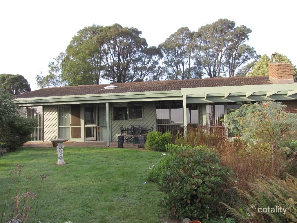 8 Fairway Dr, Yallourn, VIC 3825