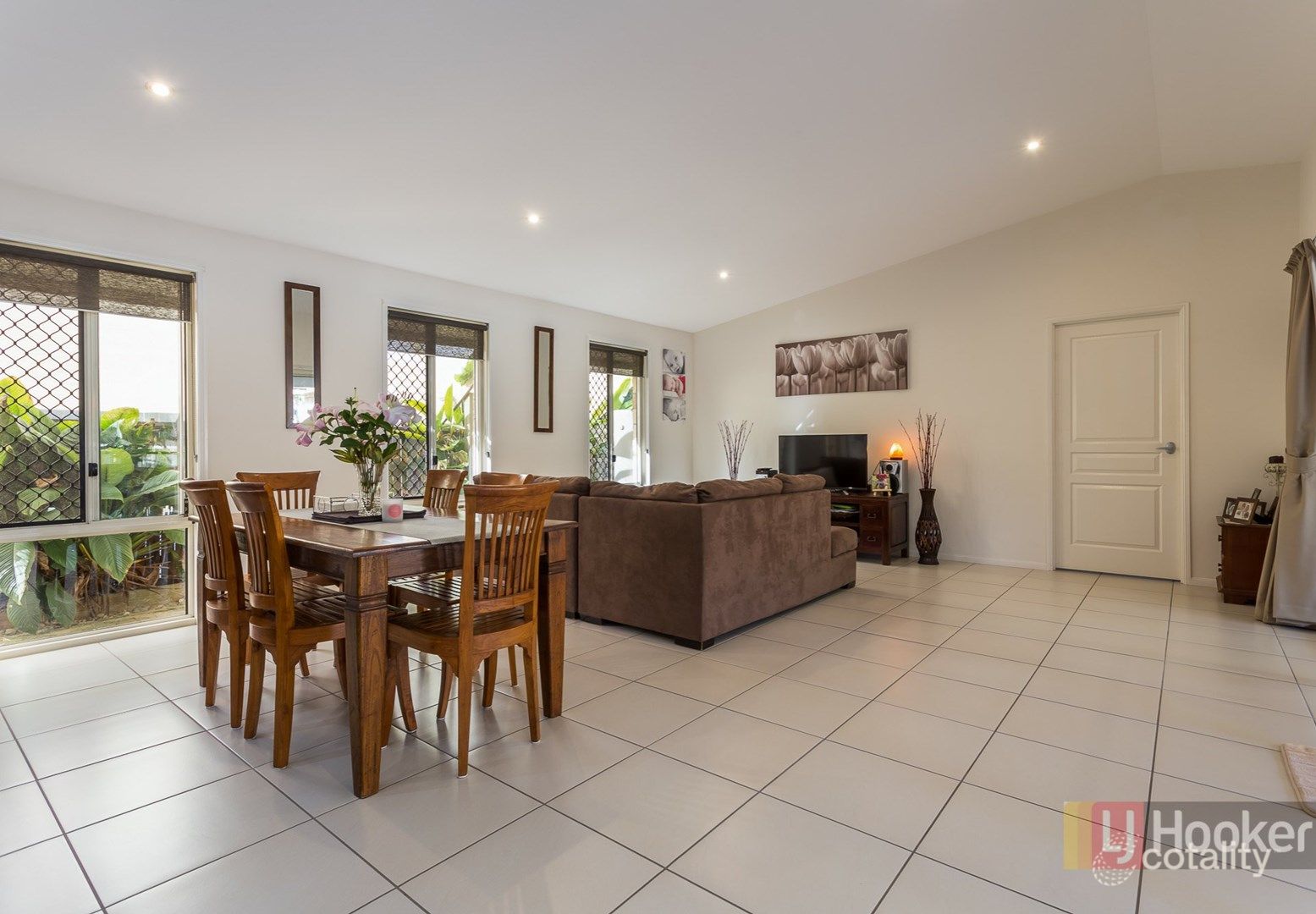 24 Seabrae Dr, Redland Bay, QLD 4165