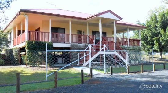 2 Halls Rd, Luscombe, QLD 4207