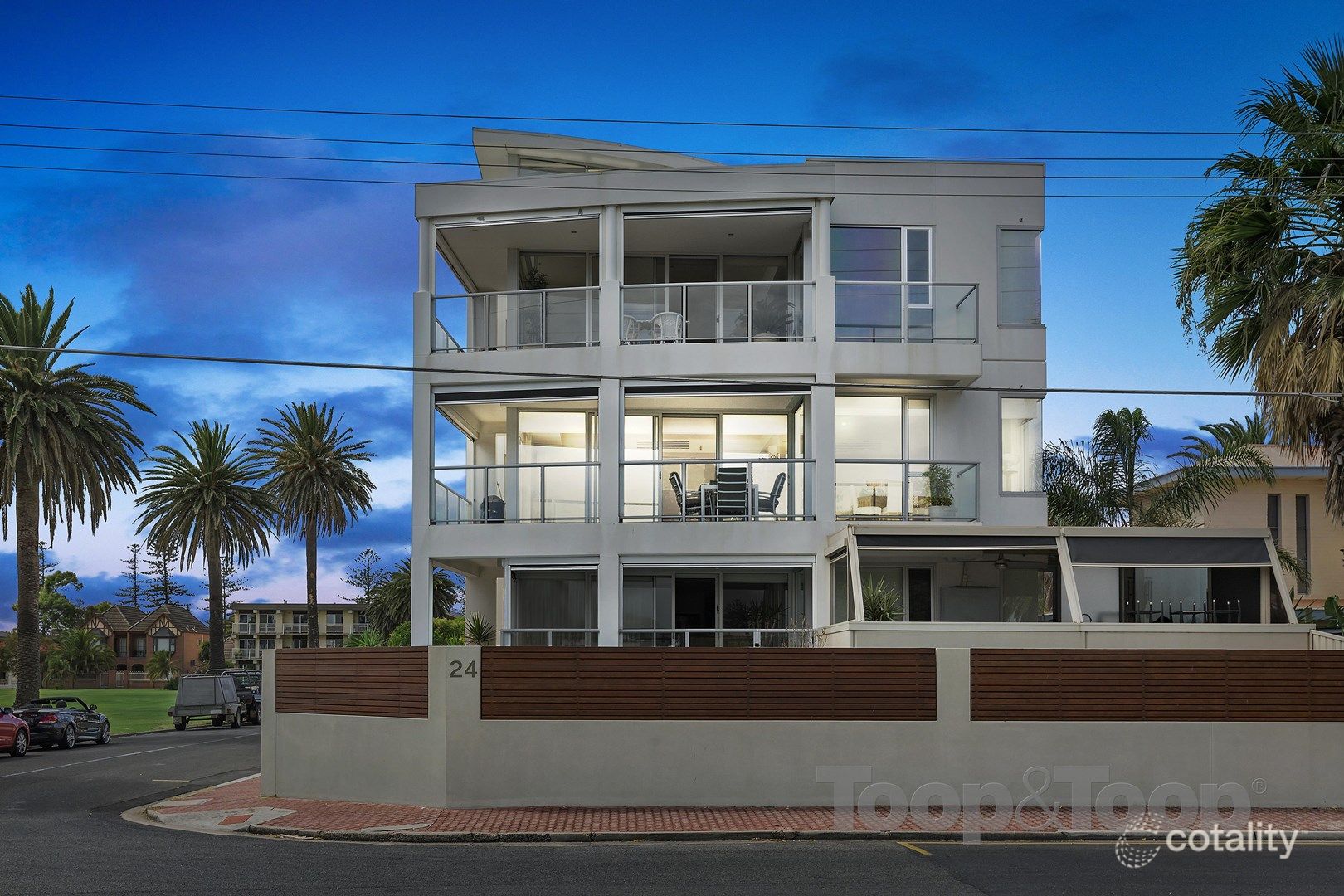 2/24 Adelphi Tce, Glenelg North, SA 5045