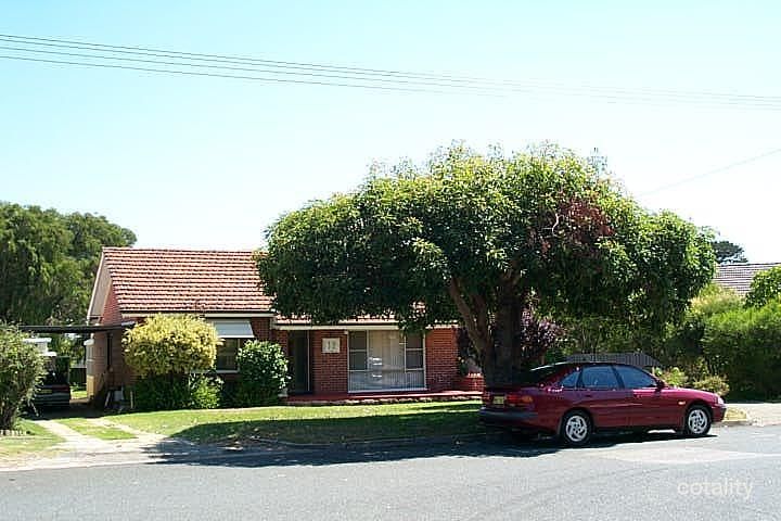 12 Bradshaw Cres, Manning, WA 6152