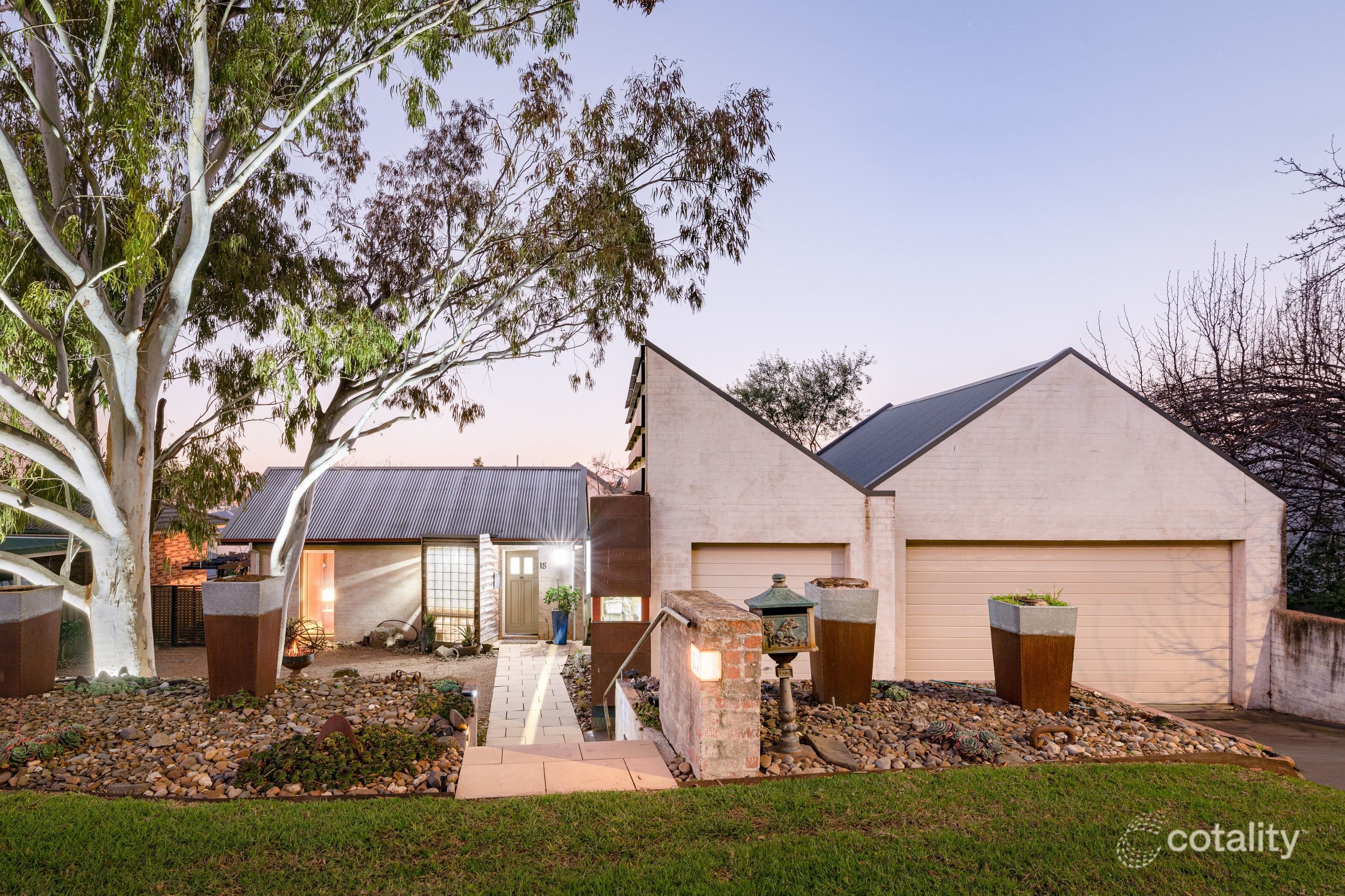18 Grandview Tce, East Albury, NSW 2640