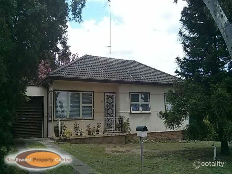 10 Scott St, Campbelltown, NSW 2560