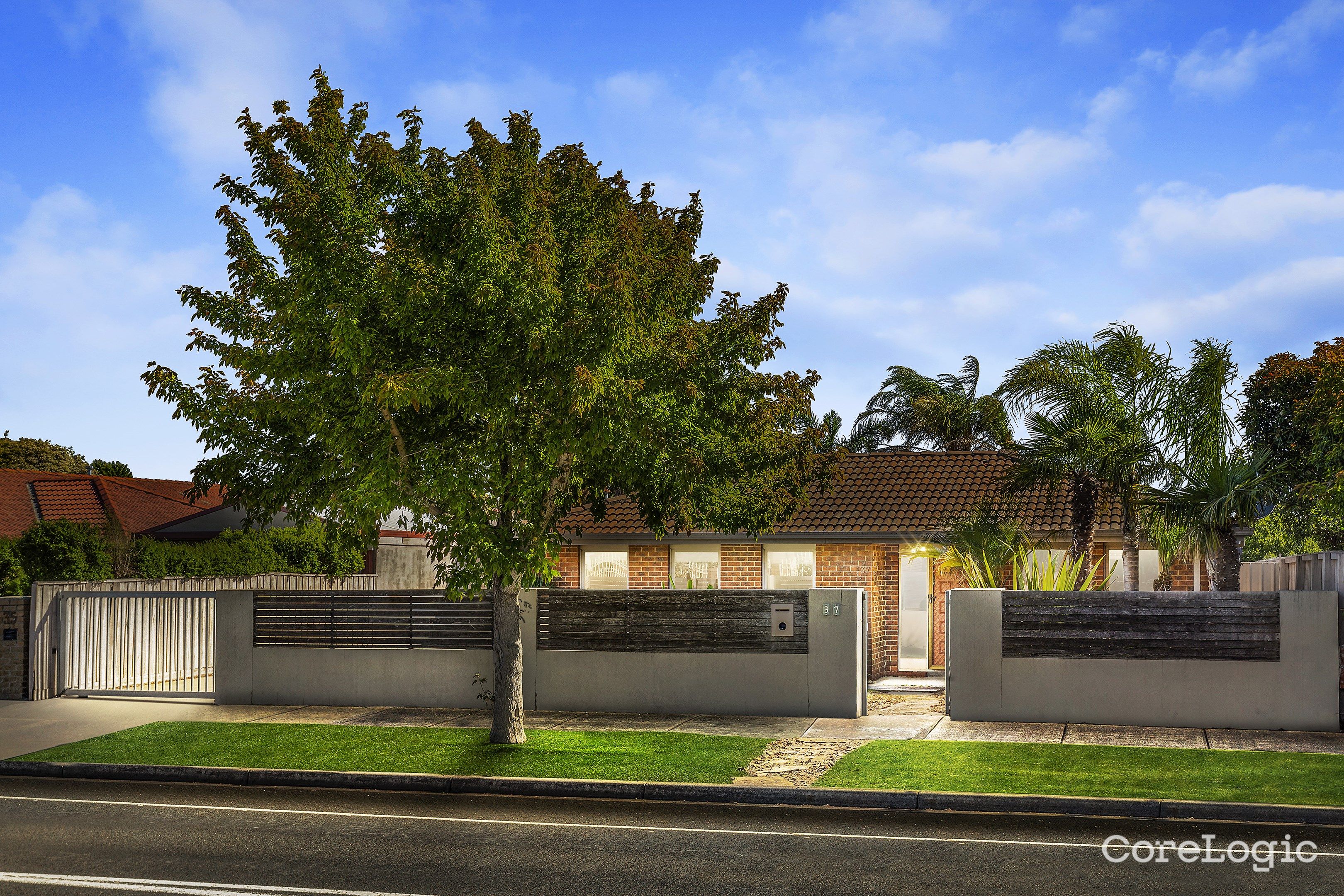 37 Garden Grove Dr, Mill Park, VIC 3082