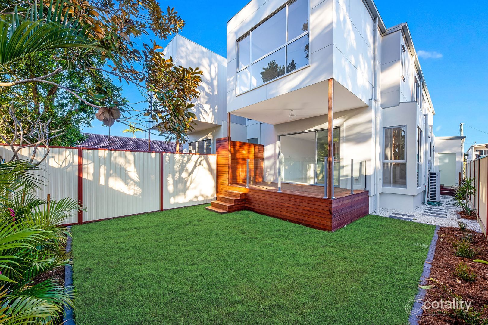 2/49 Milton Ave, Paradise Point, QLD 4216