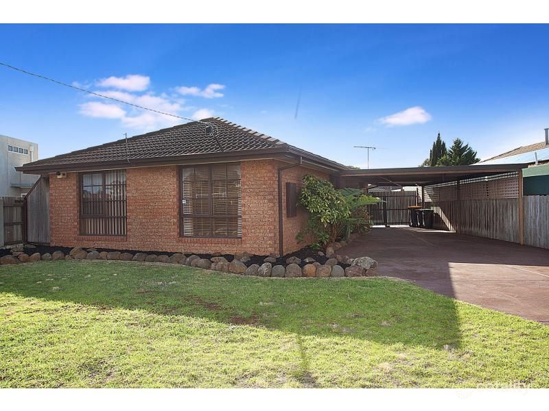 30 Westcott Pde, Rockbank, VIC 3335