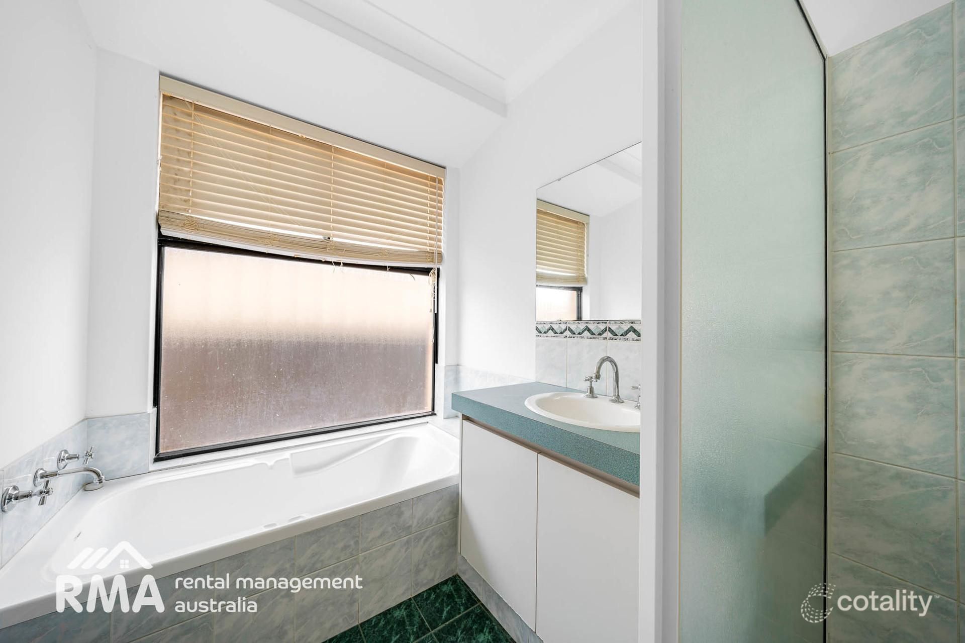 4 Valinco Ave, Ellenbrook, WA 6069