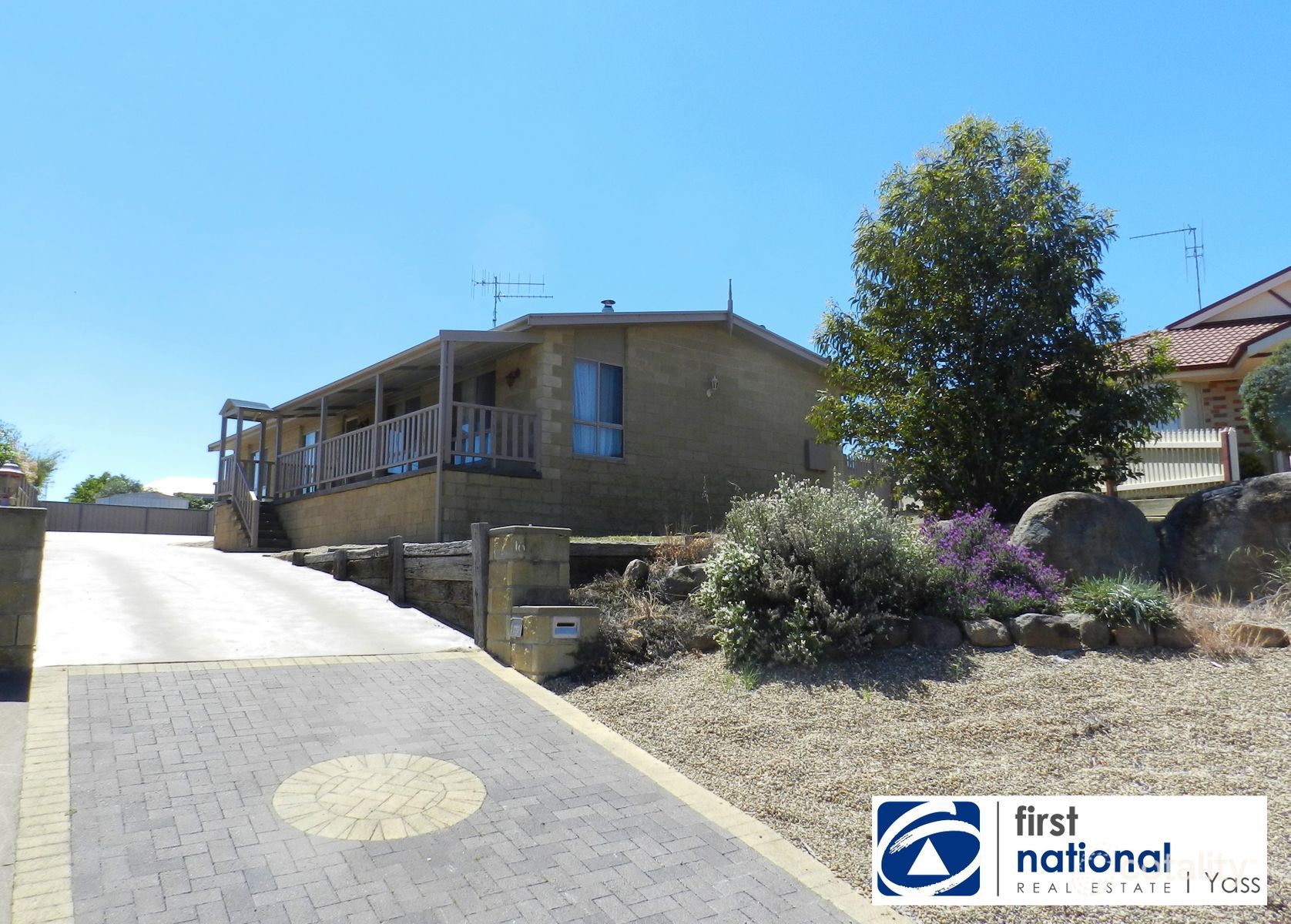 16 Walker Pl, Yass, NSW 2582