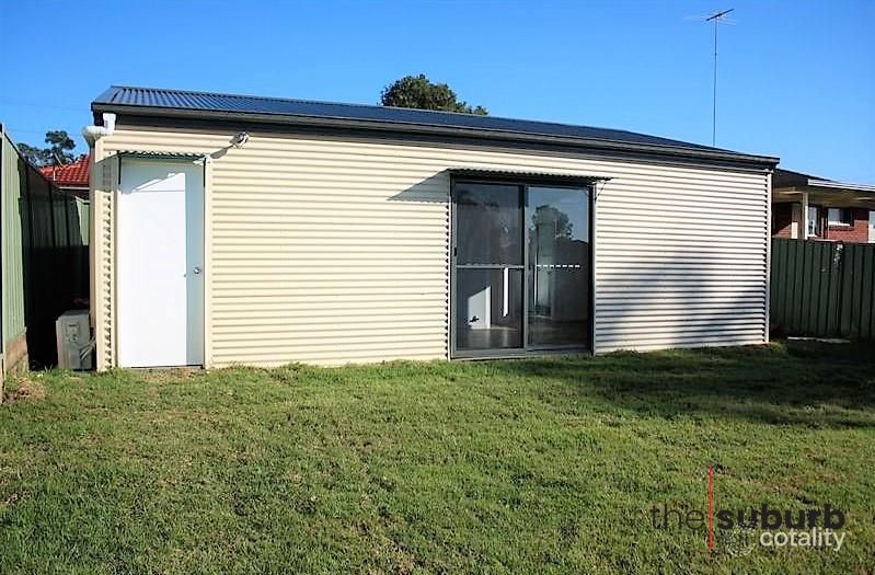 13 Oxford St, Cambridge Park, NSW 2747