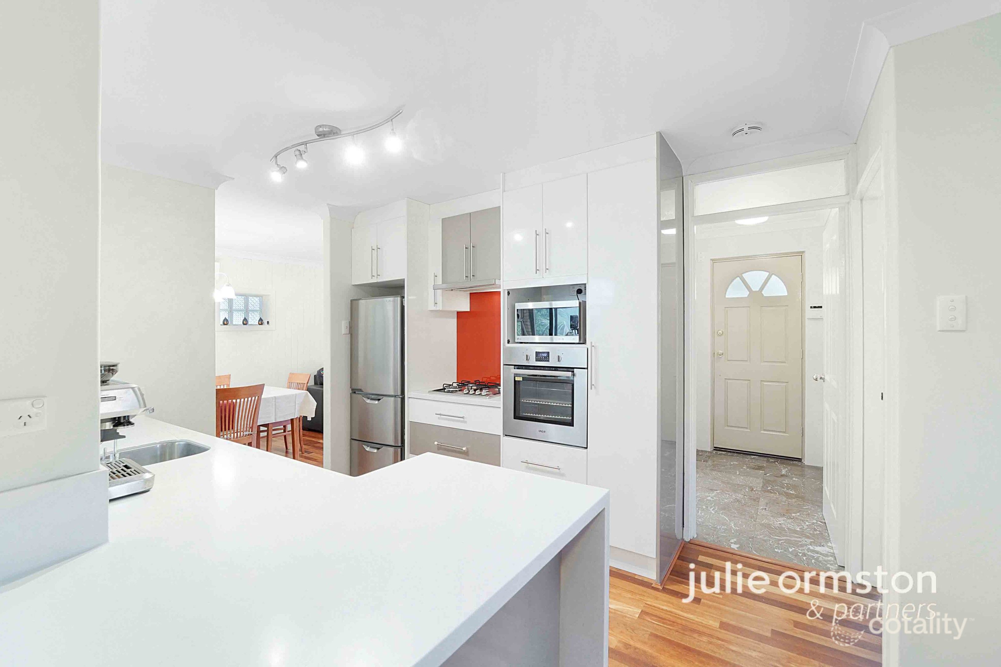 27 Treetop Ave, Edgewater, WA 6027