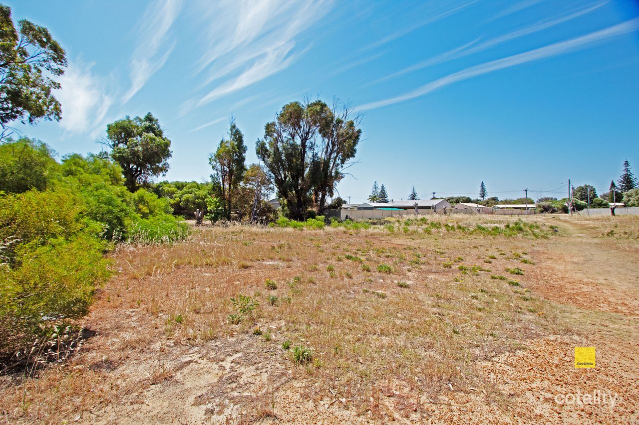 4 Doust St, Jurien Bay, WA 6516