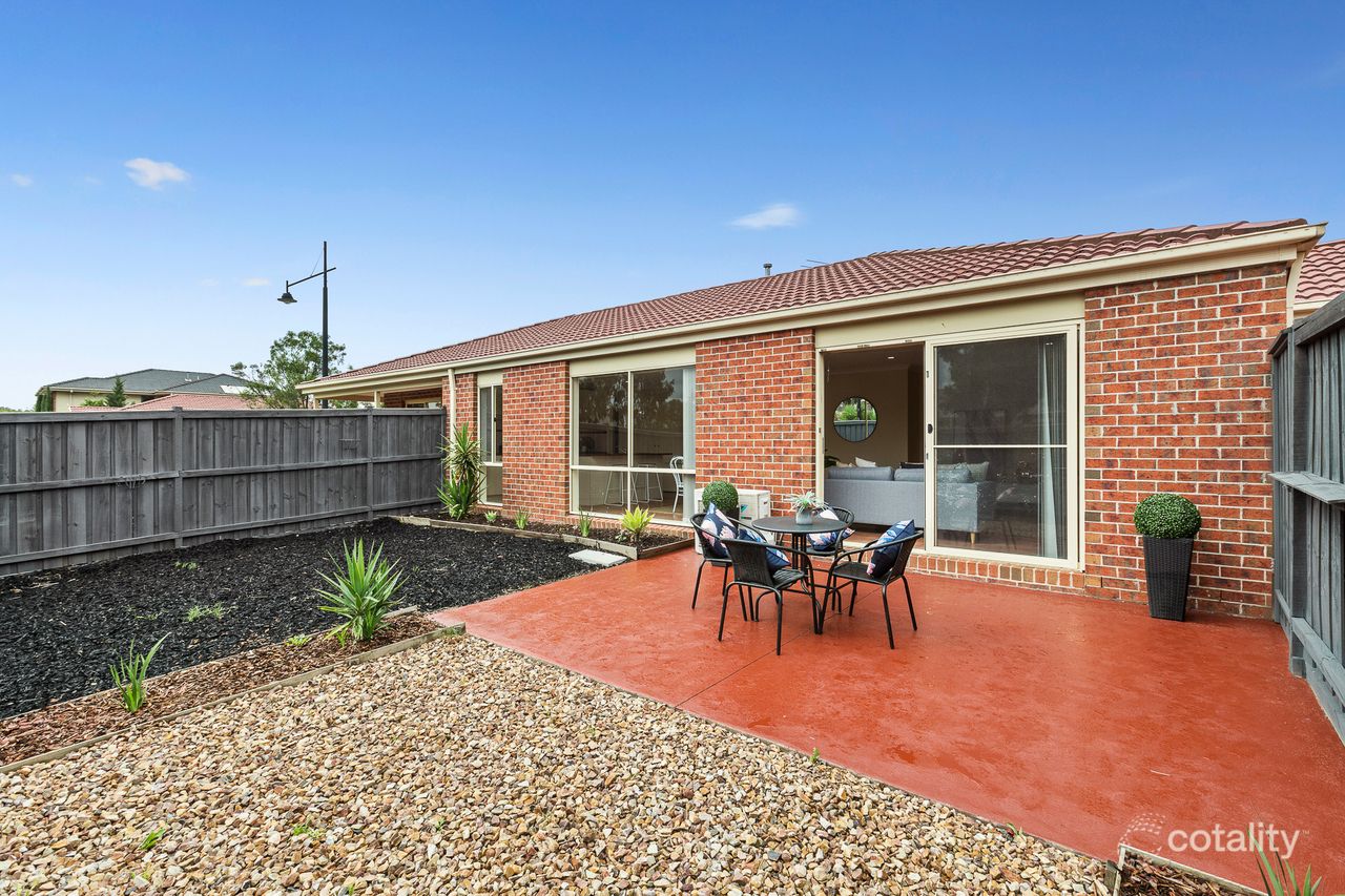 8 Fleetwood Dr, Doreen, VIC 3754
