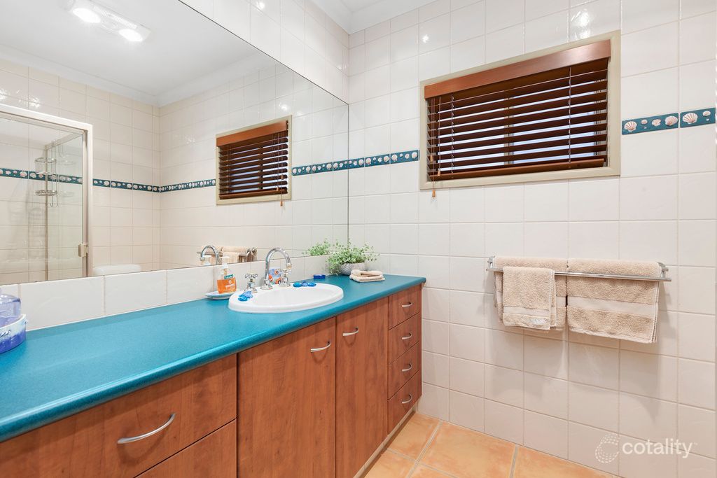 14 Livistona Ct, South Stradbroke, QLD 4216
