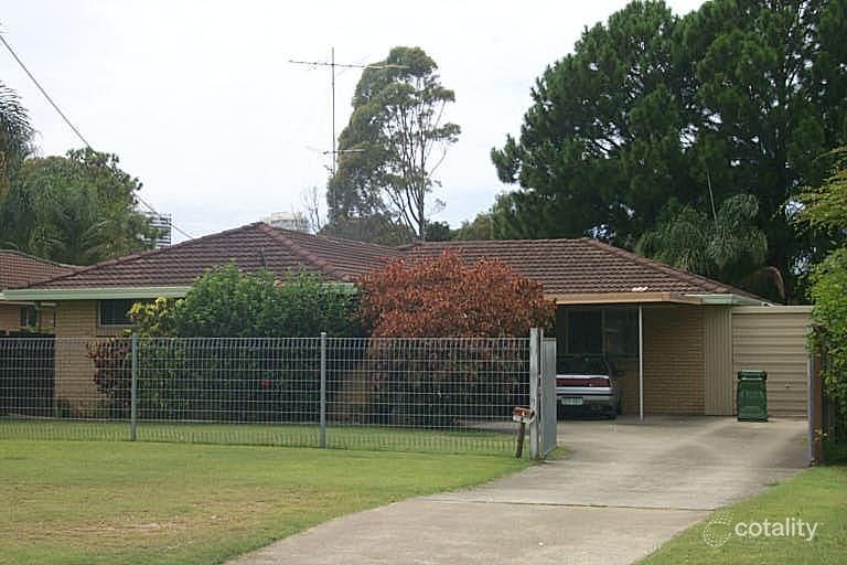 8 Okinya St, Biggera Waters, QLD 4216