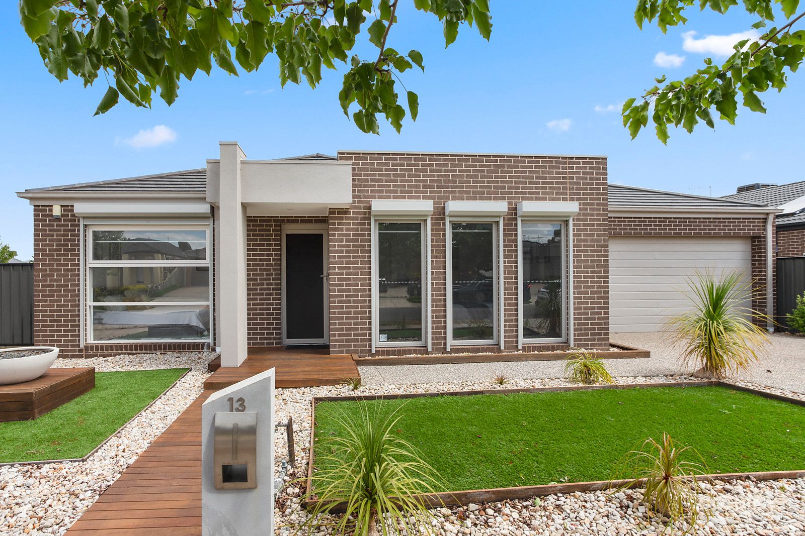 13 Sunningdale Dr, Hillside, VIC 3037