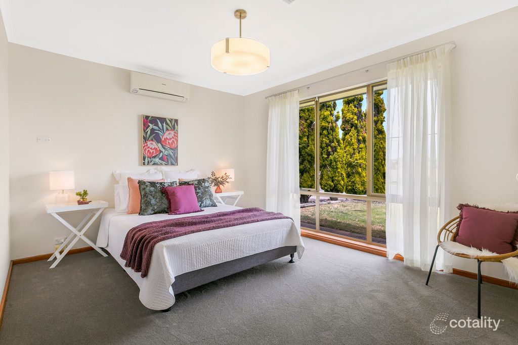 204 Perry Barr Rd, Hallett Cove, SA 5158