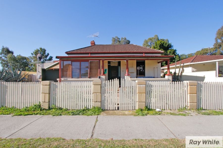 10 Henry St, East Cannington, WA 6107