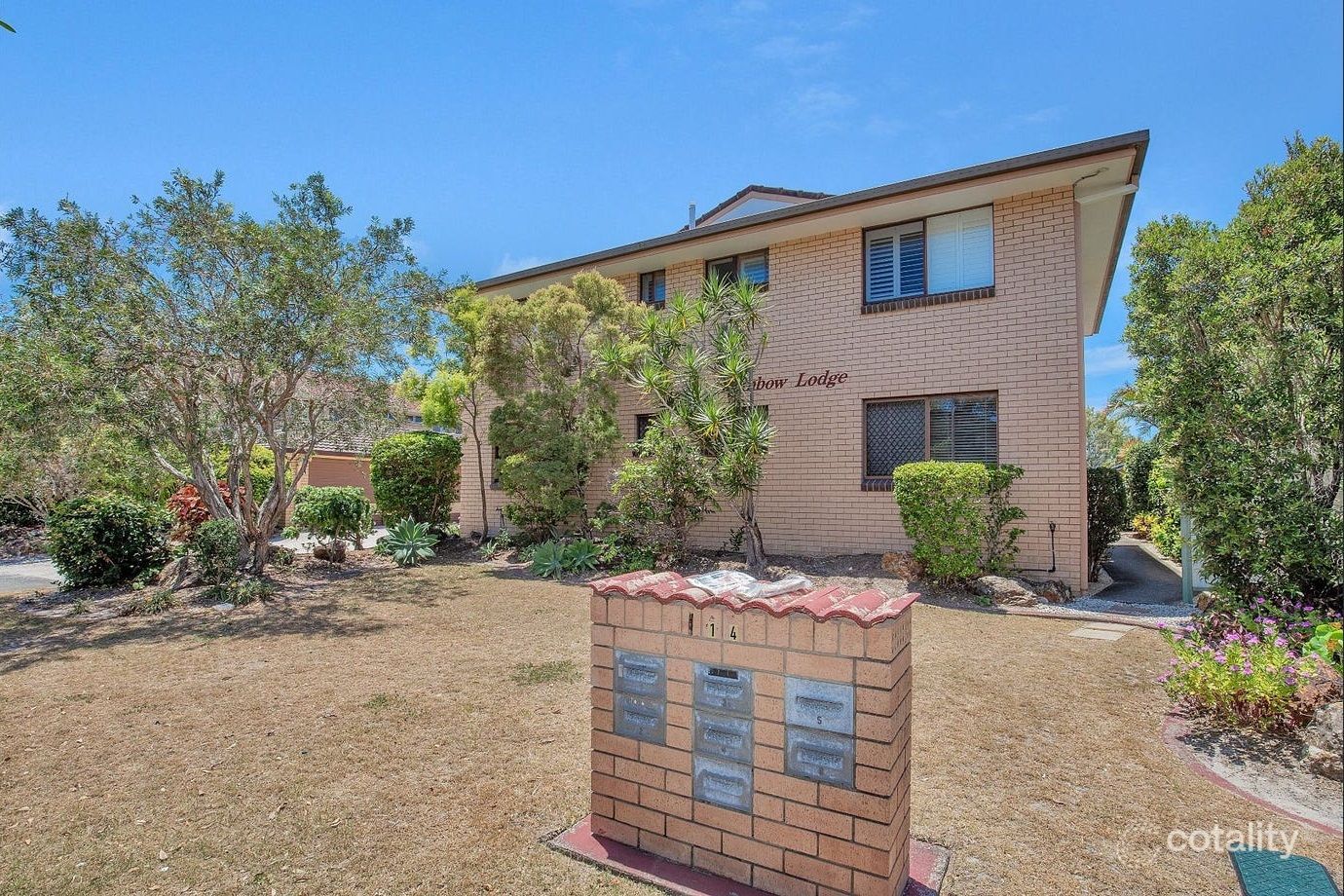 2/14 Christina Ct, Mermaid Waters, QLD 4218