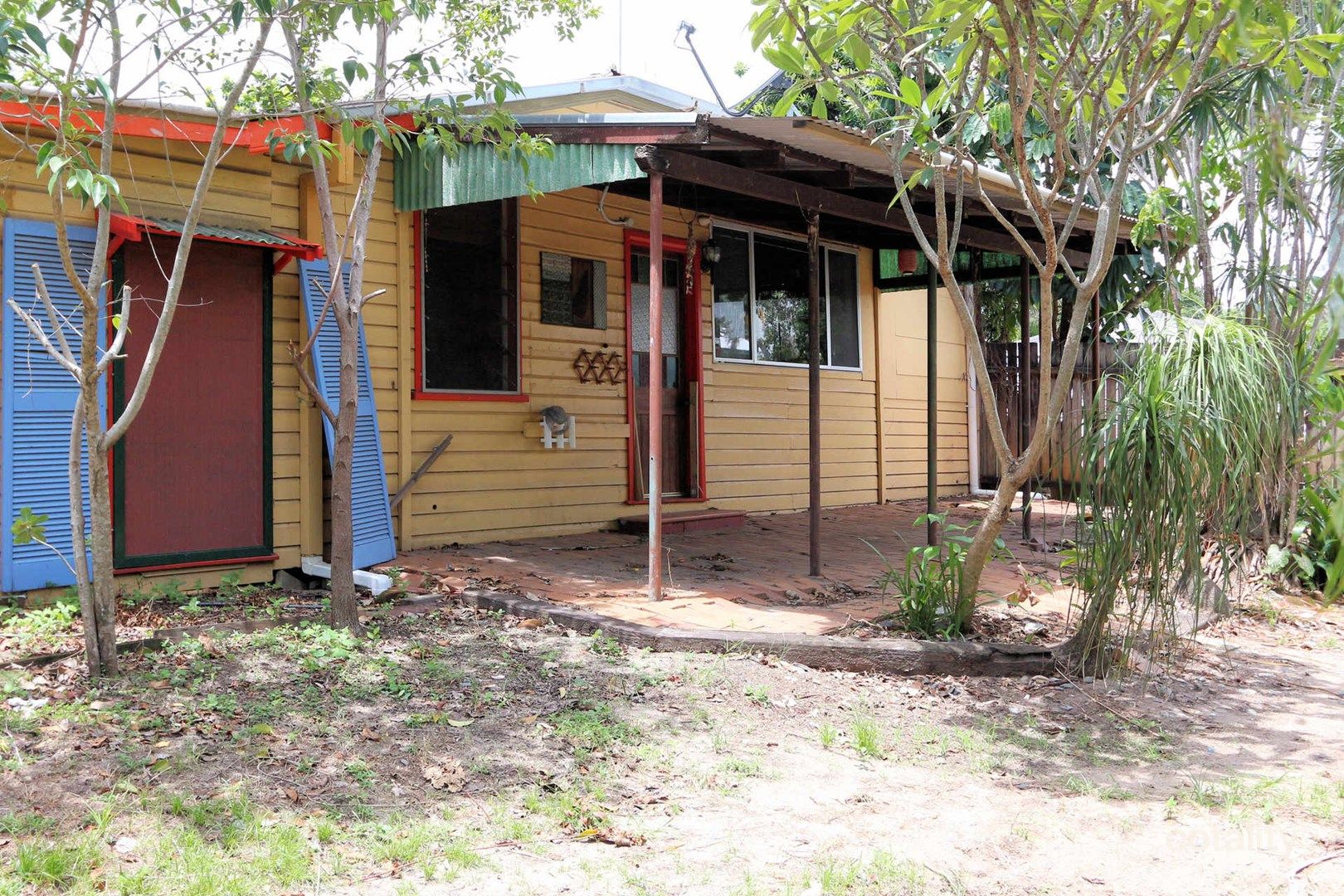 20 Machan St, Machans Beach, QLD 4878