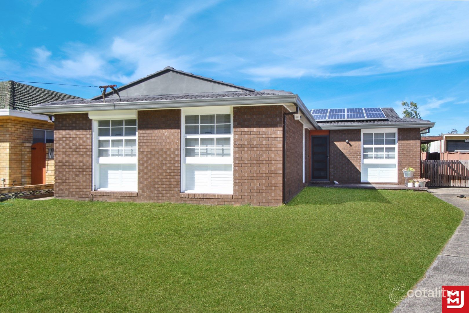 71 Deakin St, Oak Flats, NSW 2529