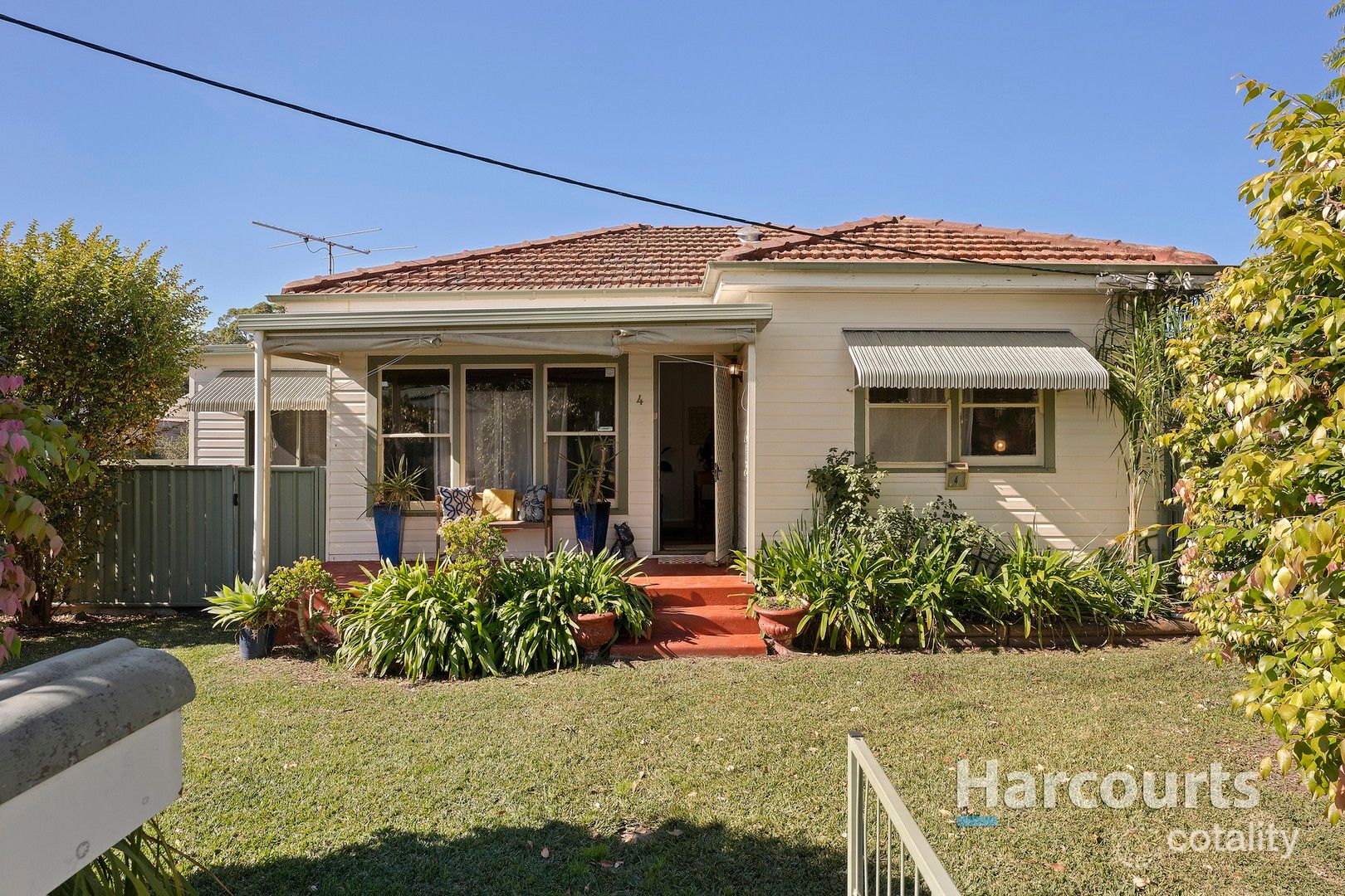 4 Fourth St, Cardiff South, NSW 2285