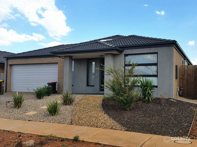 15 Harper St, Melton South, VIC 3338
