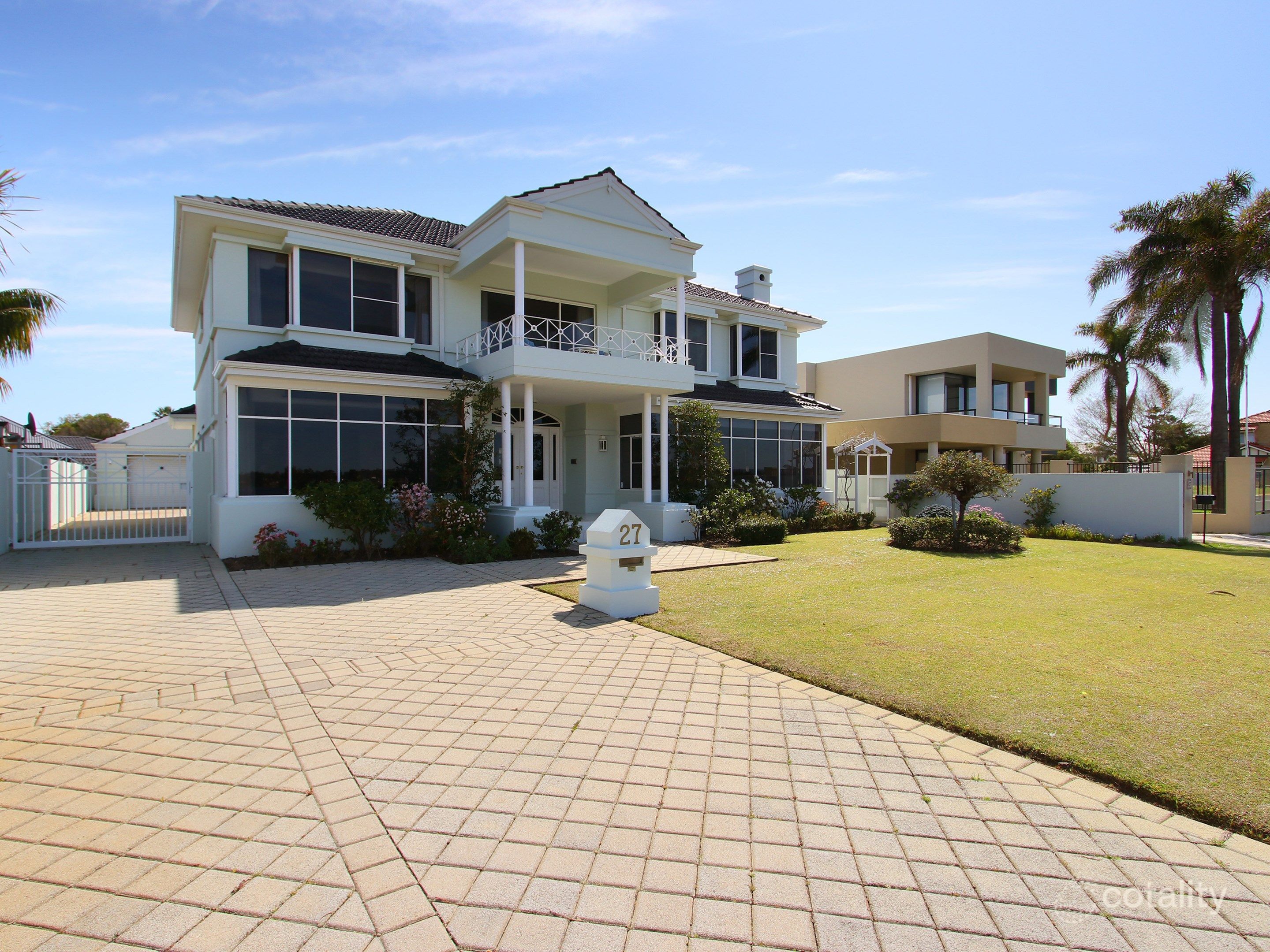 27 Fairview Gdns, Waterford, WA 6152