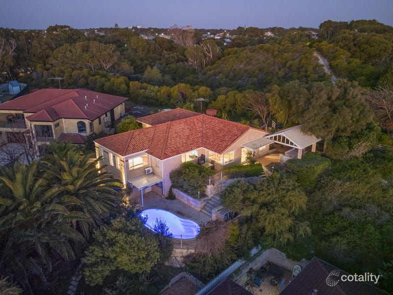 25 Chrisp Pl, Yanchep, WA 6035