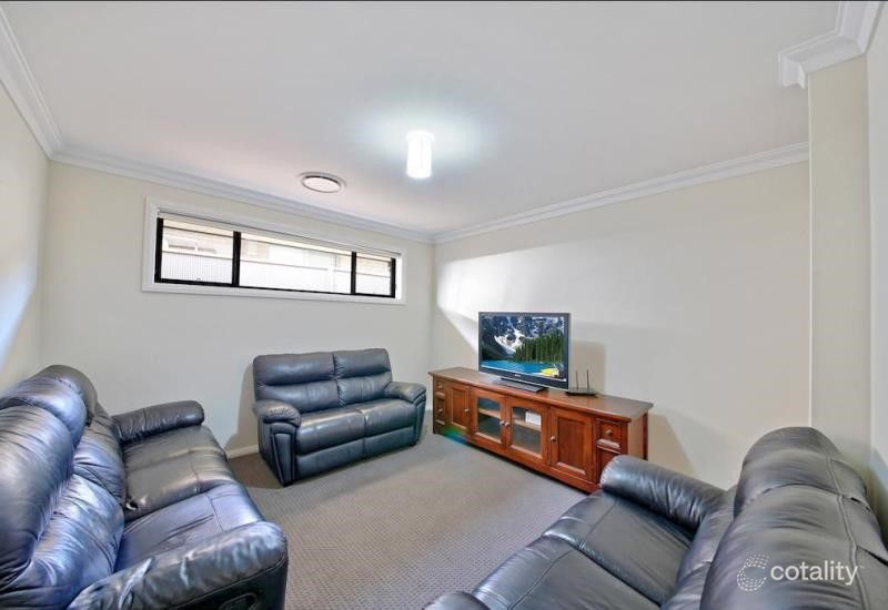 32 Pekin St, Spring Farm, NSW 2570