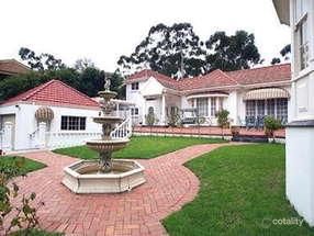 15 Hillside Rd, Springfield, SA 5062