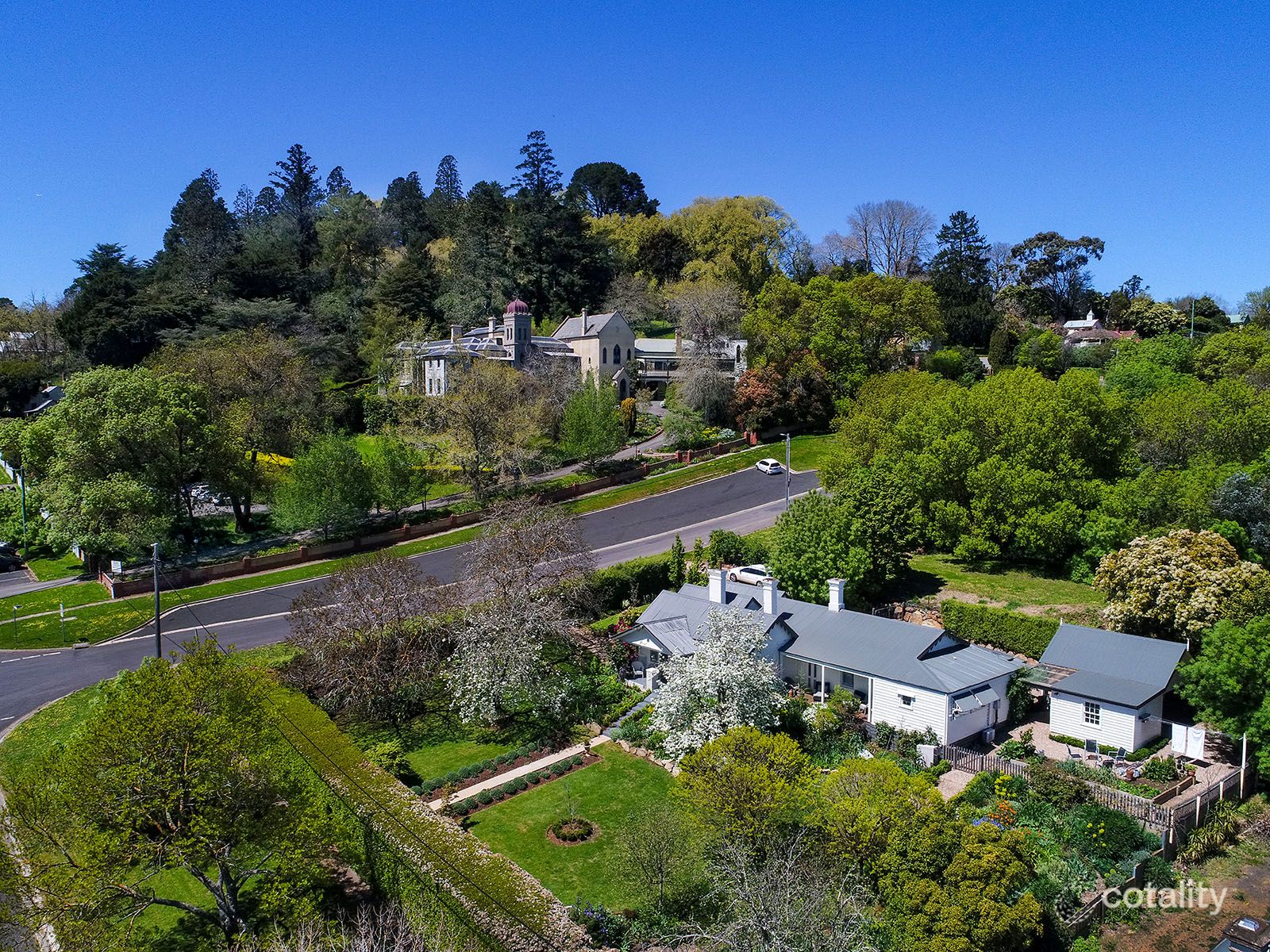 28 Hill St, Daylesford, VIC 3460