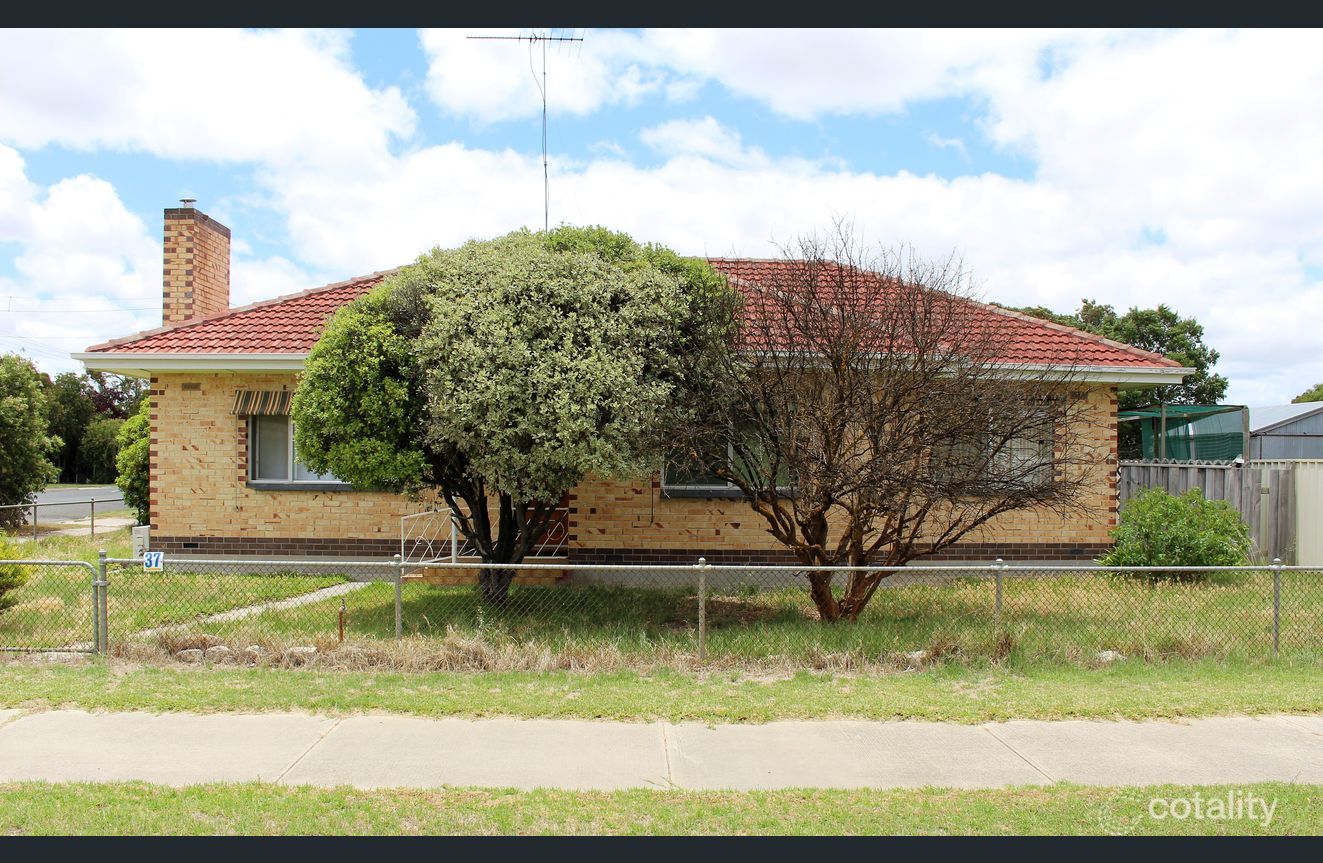 37 Long St, Tintinara, SA 5266