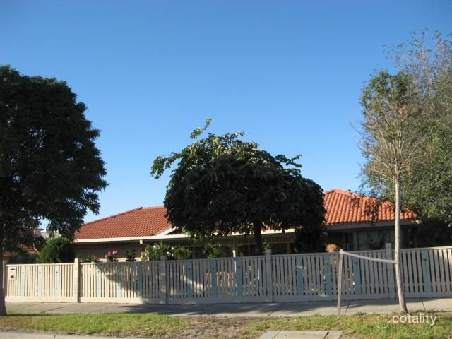 74 Saronvale Cres, Hillside, VIC 3037