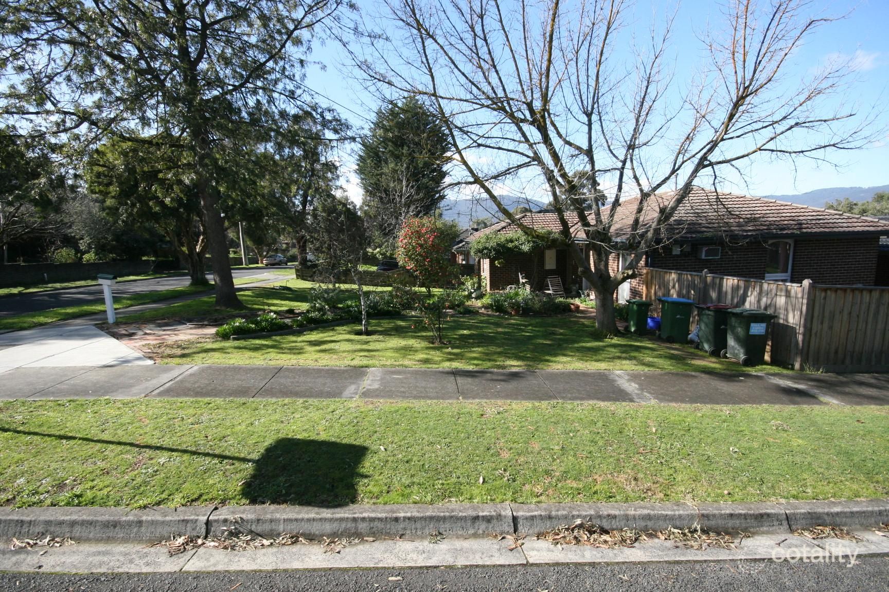 30 Homer Ave, Croydon South, VIC 3136