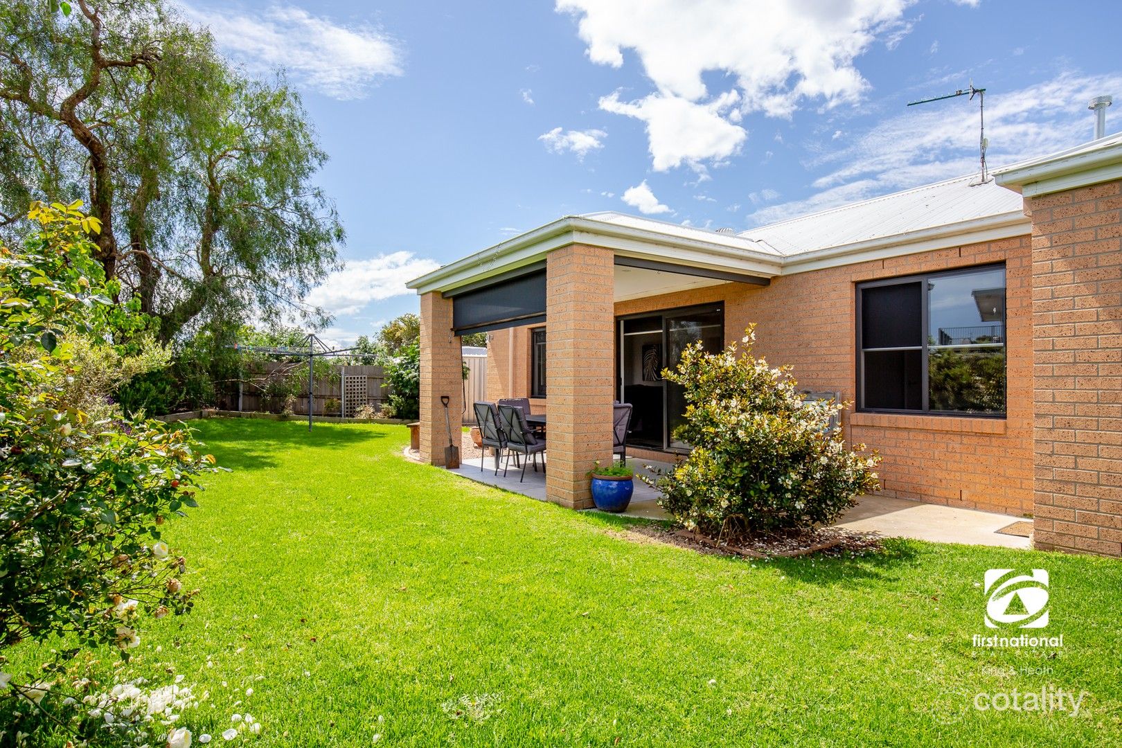 1/8 Lewis Pl, Paynesville, VIC 3880