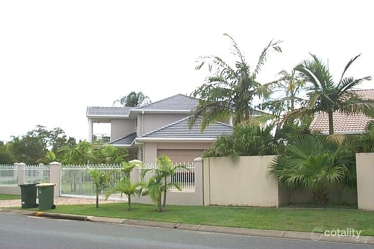 2 Martinique Way, Clear Island Waters, QLD 4226