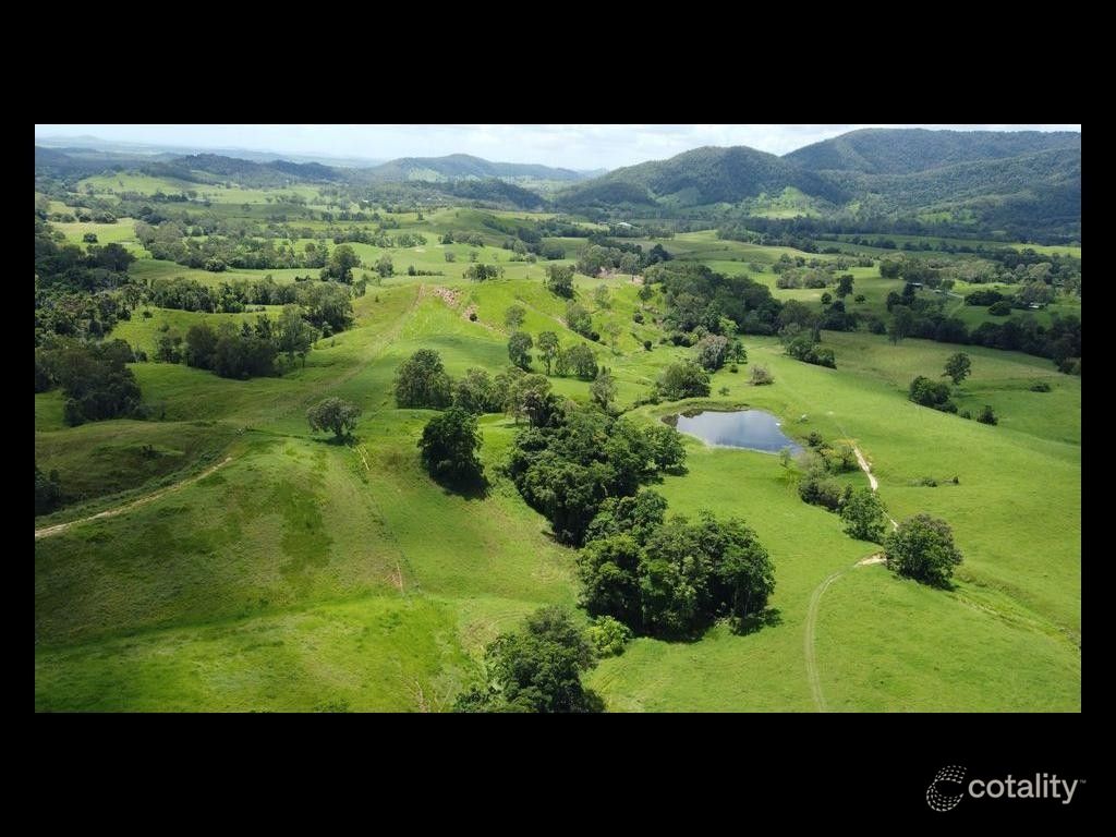 258 Holds Rd, Yalboroo, QLD 4741
