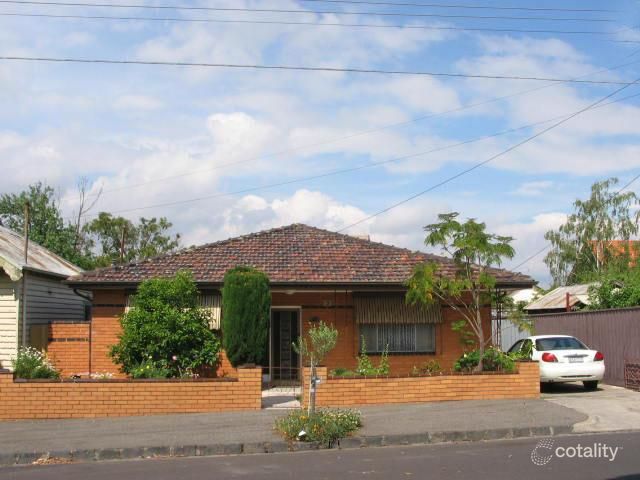 2 Larnoo Ave, Brunswick West, VIC 3055