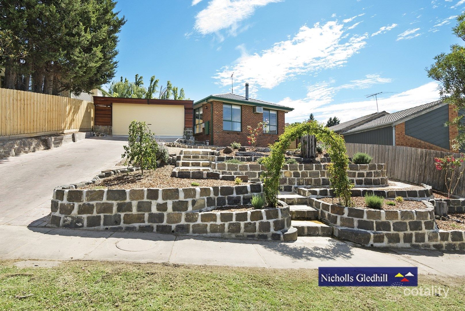 22 John Hunter Dr, Endeavour Hills, VIC 3802